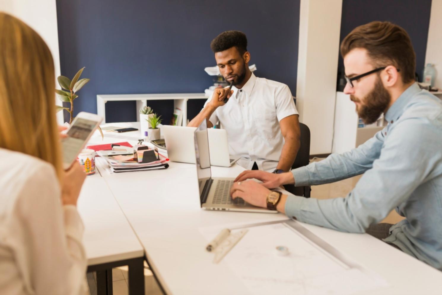 Analyse financière professionnelle avec graphiques et données